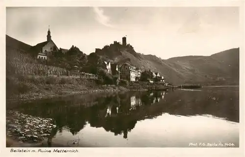 AK / Ansichtskarte 73948854 Beilstein_Mosel Partie am Fluss Blick zur Ruine Metternich