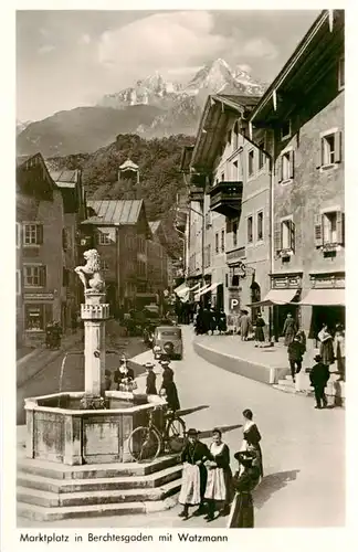 AK / Ansichtskarte  BERCHTESGADEN Marktplatz Brunnen Blick zum Watzmann