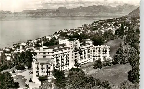 AK / Ansichtskarte  Evian-les-Bains_74 Vue aérienne sur la ville Lac Léman Côte Suisse Alpes Hôtel Royal