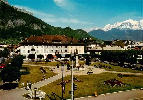 AK / Ansichtskarte  Sallanches_74_Haute-Savoie La place Charles Albert et le Mont Blanc