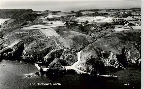 AK / Ansichtskarte 73949148 Sark_UK Aerial view of the harbours