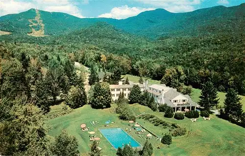 AK / Ansichtskarte 73949243 Stowe_Vermont_USA The Lodge at Smuggler's Notch at the foot of Mount Mansfiled