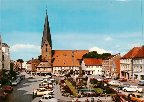 AK / Ansichtskarte 73949540 Eutin Markt mit St Michaelis Kirche