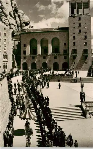 AK / Ansichtskarte  Montserrat_Kloster Procesión en la Plaza del Monasterio