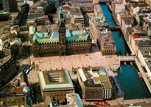 AK / Ansichtskarte  Hamburg Fliegeraufnahme mit Rathaus und City