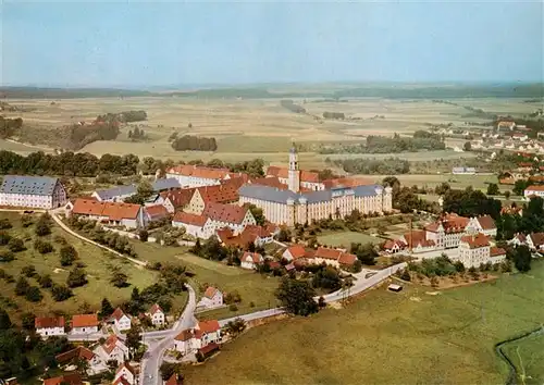 AK / Ansichtskarte 73951332 Ochsenhausen Fliegeraufnahme mit ehem Benediktinerkloster