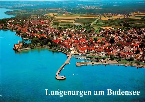 AK / Ansichtskarte  Langenargen_Bodensee Ortsmitte mit Hafen und Landesteg