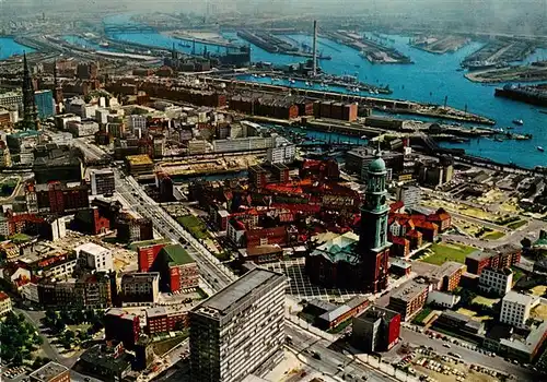 AK / Ansichtskarte 73951571 Hamburg Stadtansicht mit Michel Ost-West-Strasse Blick zum Hafen
