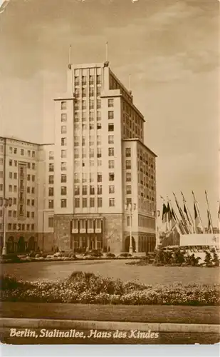 AK / Ansichtskarte  BERLIN Stalinallee Haus des Kindes