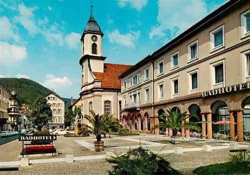 AK / Ansichtskarte  WILDBAD__Schwarzwald Kurplatz mit Badhotel und ev Stadtkirche