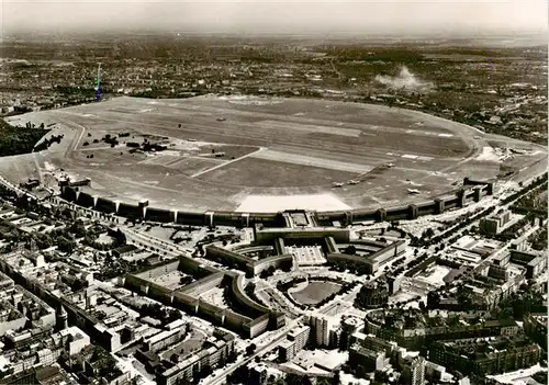 AK / Ansichtskarte 73953599 BERLIN Zentralflughafen Tempelhof