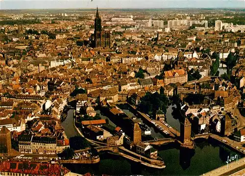 AK / Ansichtskarte  Strasbourg__Strassburg_67_Bas-Rhin Vue aerienne Les Ponts Couverts et la Petite France