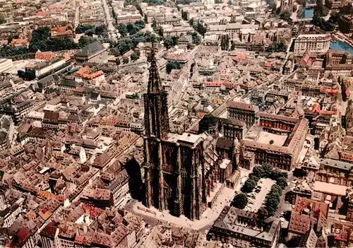 AK / Ansichtskarte  Strasbourg__Strassburg_67_Bas-Rhin La Cathedrale Vue aerienne
