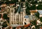 AK / Ansichtskarte  Bourges_18_Cher Cathedrale St Etienne Vue aerienne
