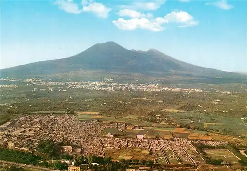 AK / Ansichtskarte 73955430 POMPEI_IT Panorama e Vesuvio dall aereo