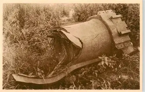 AK / Ansichtskarte 73955771 Poelcapelle_Belgie Zersprungene Kanonen 1. Weltkrieg