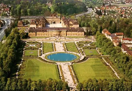 AK / Ansichtskarte  Ludwigsburg__BW Wuertt Residenzschloss und Bluehendes Barock Fliegeraufnahme