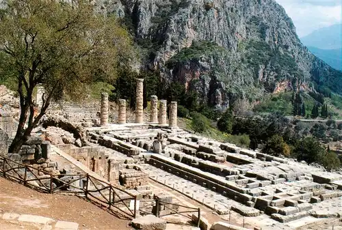 AK / Ansichtskarte 73956242 Delphi_Delfi_Greece Apollotempel Ruinen Antike Staette