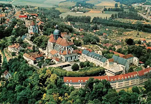 AK / Ansichtskarte  Provins_77_Seine-et-Marne En Ville Haute leglise Saint Quiriace La place du Cloitre et la Tour de Cesar Vue aerienne