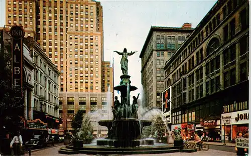 AK / Ansichtskarte 73956626 Cincinnati_Ohio Fountain Square