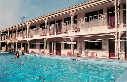 AK / Ansichtskarte 73956720 Williamsburg_Virginia Econo Lodge Swimming Pool