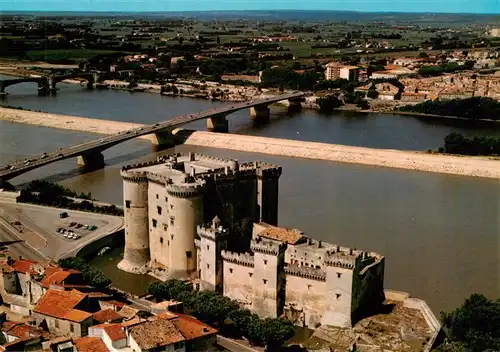 AK / Ansichtskarte  Tarascon_13 Vue aerienne Le Chateau du Roi Rene et le Pont sur le Rhone