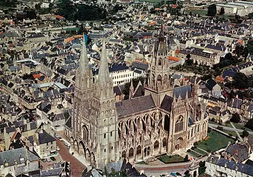 AK / Ansichtskarte  Bayeux_14_Calvados Vue generale aerienne L'eglise