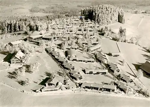 AK / Ansichtskarte  Lindenberg_Allgaeu Familienferiendorf Nadenberg Winterlandschaft