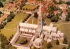 AK / Ansichtskarte 73957945 Wiltshire_UK Salisbury Cathedral Fliegeraufnahme