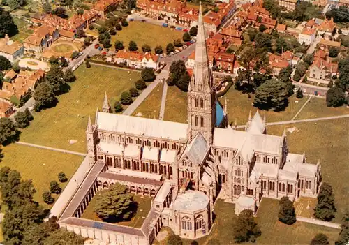 AK / Ansichtskarte 73957945 Wiltshire_UK Salisbury Cathedral Fliegeraufnahme