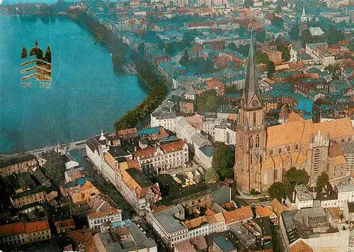 AK / Ansichtskarte 73957971 Schwerin__Mecklenburg Fliegeraufnahme mit Kirche