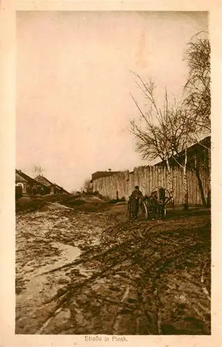 AK / Ansichtskarte  Pinsk_Belarus Strassenpartie Pferdefuhrwerk