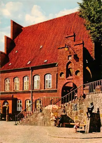 AK / Ansichtskarte 73959414 Moelln__Lauenburg Rathaus und Eulenspiegelbrunnen