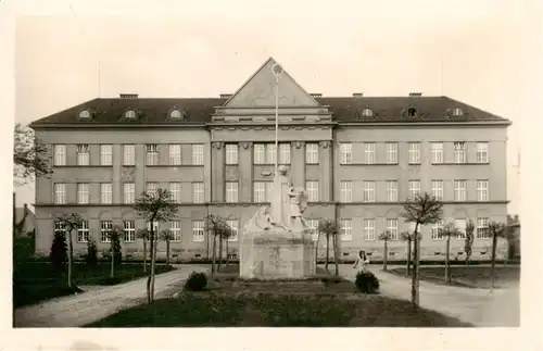 AK / Ansichtskarte  Jicin_Jitschin_CZ Nemocnice Krankenhaus Denkmal