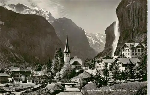 AK / Ansichtskarte  Lauterbrunnen_BE mit Staubbach und Jungfrau