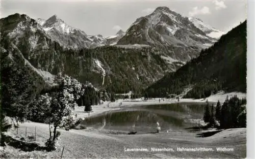 AK / Ansichtskarte  Lauenensee_BE mit Niesenhorn Hahnenschritthorn Wildhorn