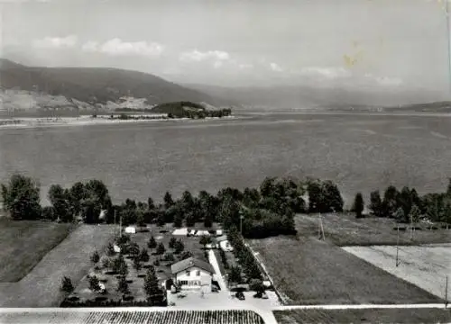 AK / Ansichtskarte  Erlach_Bielersee_BE Campingplatz Vinelz mit Petersinsel Fliegeraufnahme