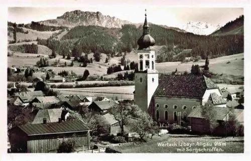 AK / Ansichtskarte  Wertach_Bayern Ortsansicht mit Kirche Blick gegen Sorgschroffen Allgaeuer Alpen