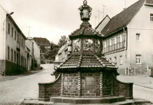 AK / Ansichtskarte  Kohren-Sahlis Toepferbrunnen auf dem Marktplatz