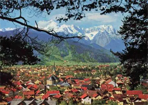 AK / Ansichtskarte 73961691 GARMISCH-PARTENKIRCHEN Panorama Blick gegen Zugspitzgruppe Wettersteingebirge Huber Karte Nr. 8155