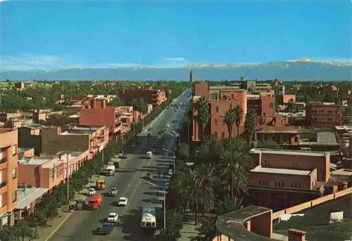 AK / Ansichtskarte  Marrakech_Marrakesch_Maroc Avenue Mohammed V la Koutoubia et l'Atlas enneigé