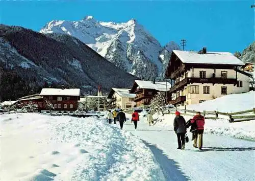 AK / Ansichtskarte  Finkenberg__Zillertal_Tirol_AT Am Weg nach Finkenberg Blick zum Gruenberg Zillertaler Alpen