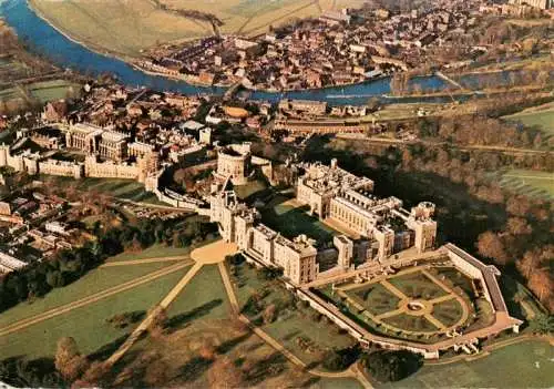 AK / Ansichtskarte 73962915 Windsor__Castle_London_UK Aerial view