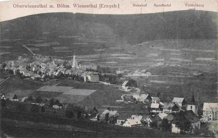 AK / Ansichtskarte 73963592 Oberwiesenthal_Erzgebirge mit Boehm Wiesenthal Bahnhof Sporthotel Fichtelberg