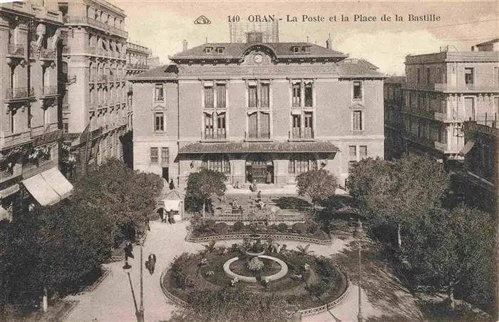 AK / Ansichtskarte  Oran_Algerie La Post et Place de la Bastille