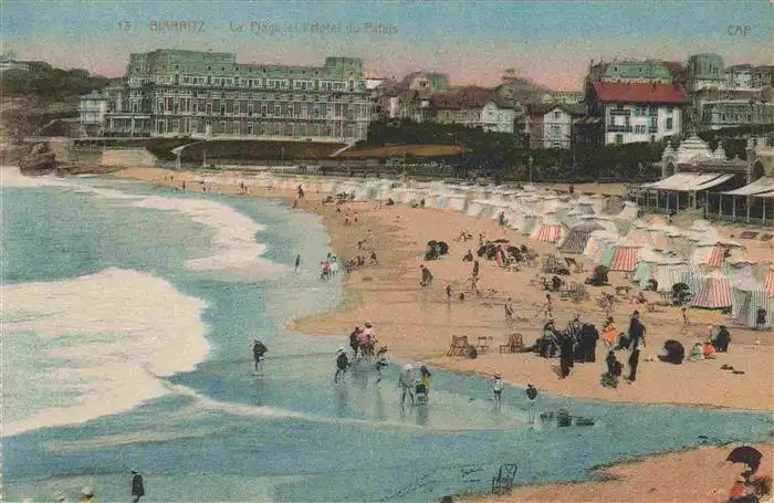 AK / Ansichtskarte  BIARRITZ_64_Pyrenees_Atlantiques La plage et l'Hôtel du Palais