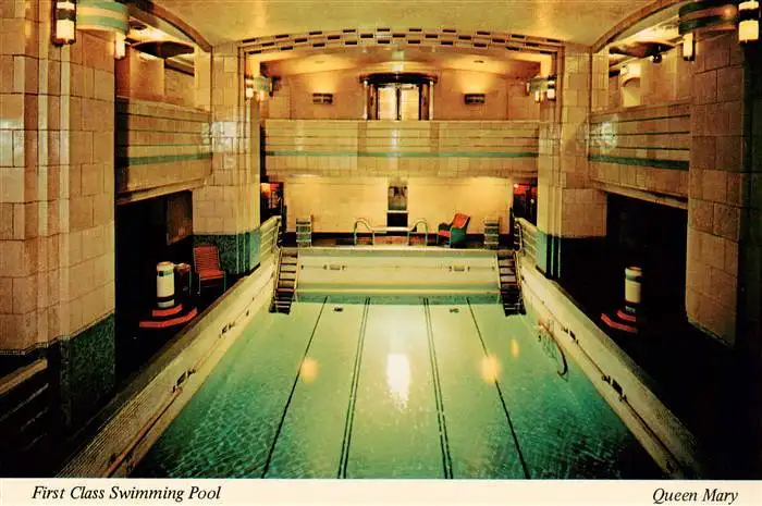 AK / Ansichtskarte  Dampfer_Oceanliner Queen Mary First Class Swimming Pool