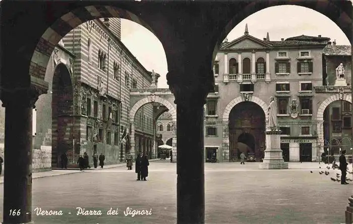 AK / Ansichtskarte  VERONA__Veneto_IT Piazza dei Signori