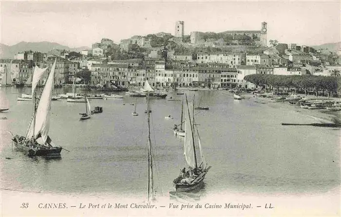 AK / Ansichtskarte  Cannes_06 Le port et Mont Chevalier vue prise du Casino Municipal