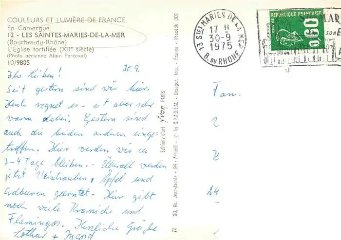 AK / Ansichtskarte  Les_Saintes-Maries-de-la-Mer Eglise fortifiée XIIe siècle vue aérienne